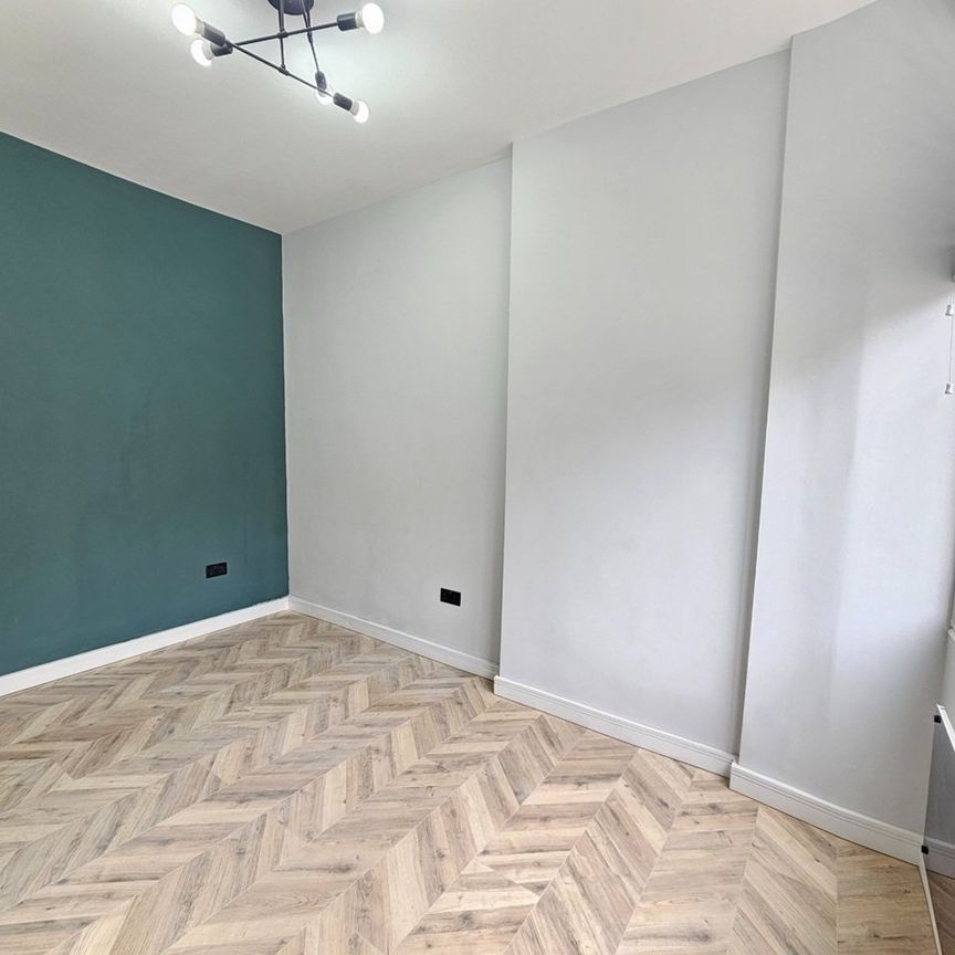 2 Bed Flat, Parish Lane, SE20 - Photo 1