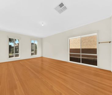 Rare Opportunity in the heart of Mill Park! - Photo 4