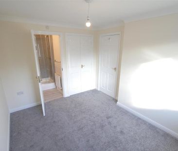 3 bedroom terraced house to rent - Photo 2