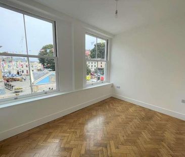 The Moor, Falmouth, TR11 - Photo 6