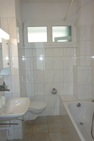 Befristete charmante Wohnung unmittelbar beim Bahnhof Zürich-Oerlikon - Photo 2