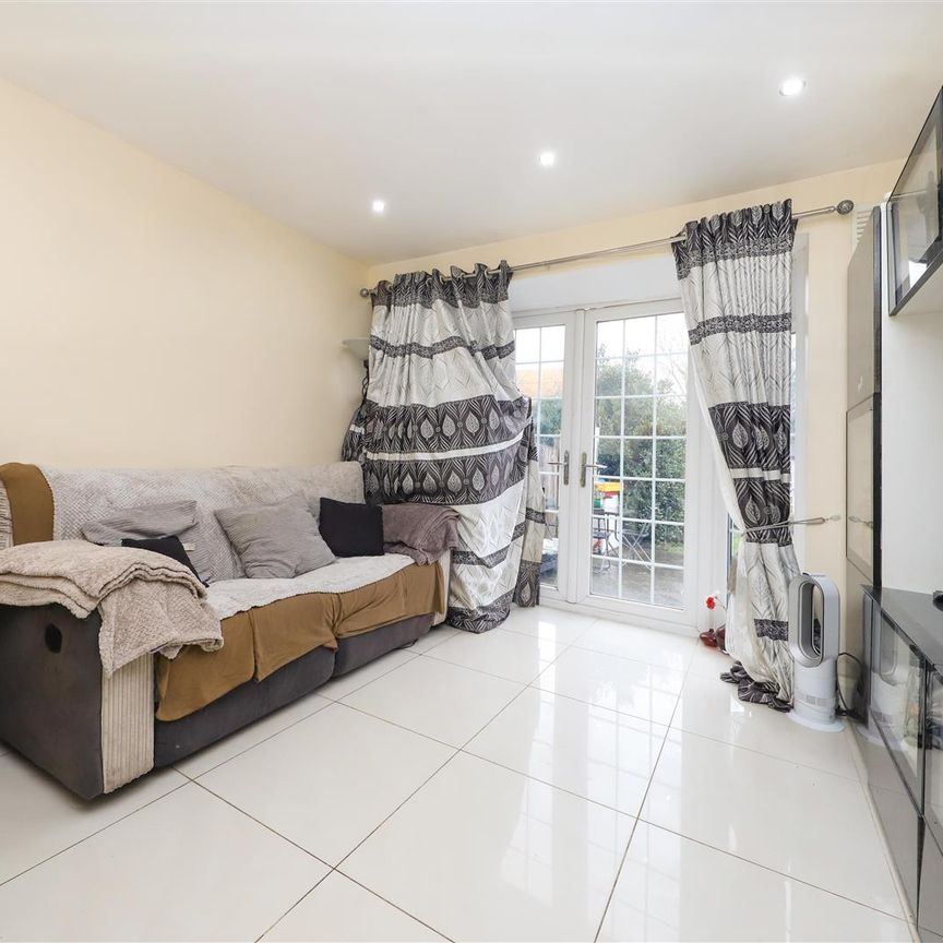 2 bedroom maisonette - Photo 1