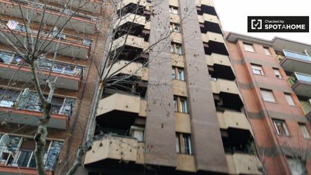 barcelona, Catalonia 08026 - Photo 3