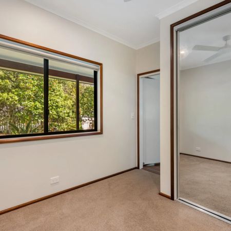 Modern and Stylish Sanctuary - Photo 4