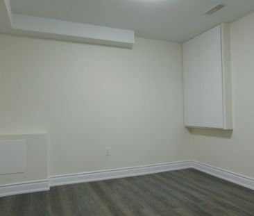 For Lease - 2450 Credit Valley Road, Mississauga, Ontario - Photo 4