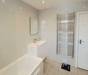 Room in a Shared House, Mayday Road, CR7 - Photo 3