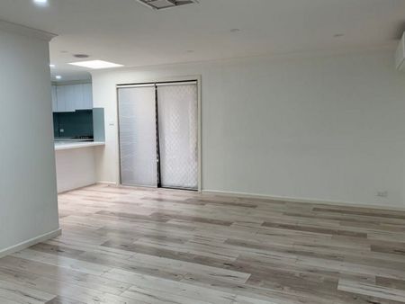 HOME IN PERFECT LOCATION ! - Photo 5