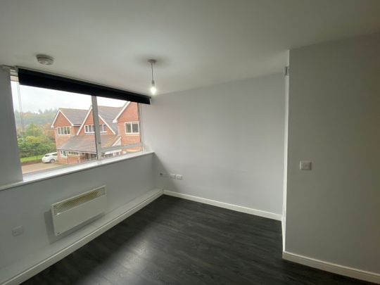 1 bed flat to rent in Stratfield House, Riseley, RG7 - Photo 1