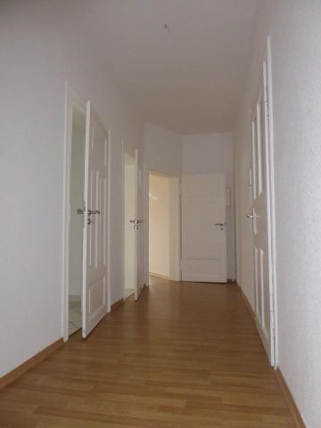 Kleines Reich mit Einbauküche freut sich auf neue Mieter. - Photo 2