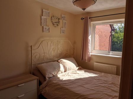 2 bedroom terraced house to rent - Photo 3