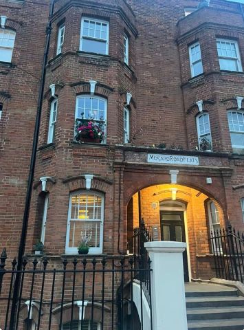 1 Bed Flat, Musard Road, W6 - Photo 2