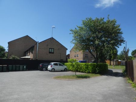 2 bedroom terraced house to rent - Photo 4