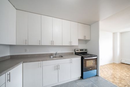 For Lease - 5 Glamorgan Avenue Unit# 712, Toronto, Ontario - Photo 2