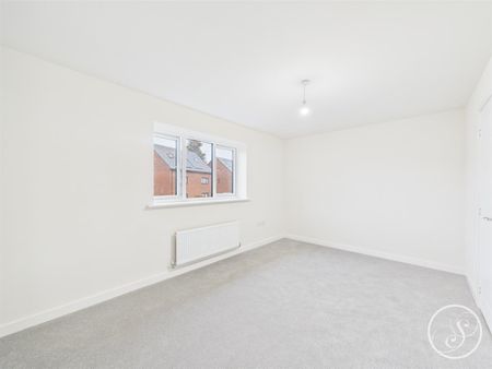 Heather Close, Seacroft, Leeds - Photo 3