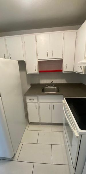 3 ET DEMI LIBRE IMMÉDIATEMENT - Photo 1