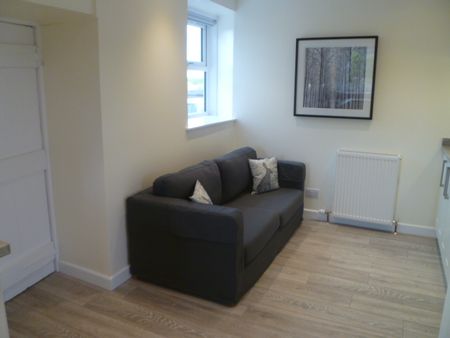 2 bedroom detached house to rent - Photo 4