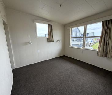 Beach Views on Bruce - Upstairs Flat - Photo 3