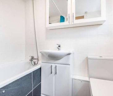 Beatty Road, Stanmore, HA7 - Photo 2