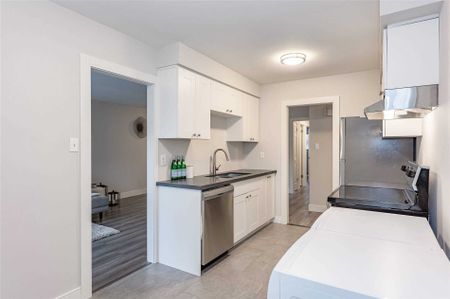 For Lease - 2896 Arvida Circle, Mississauga, Ontario - Photo 2