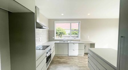 Conveniently Located & Plenty of Room - Photo 3