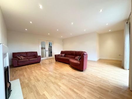 2 bedroom flat to rent - Photo 5