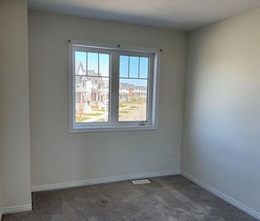 For Lease - 260 Esther Crescent, Thorold, Ontario - Photo 2