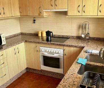 4 Bedroom Villa For Rent in Estepona, Málaga - Photo 4