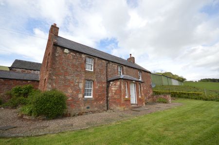 The Old Farmhouse Hilltown of Ballindean, Inchture, Perthshire - Photo 4