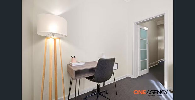 Fully Furnished 2-Bedroom House – Prime Ballarat Central Location - Photo 1