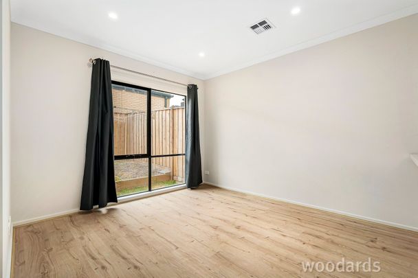Modern 3-Bedroom Townhouse in Prime Officer Location - Photo 1