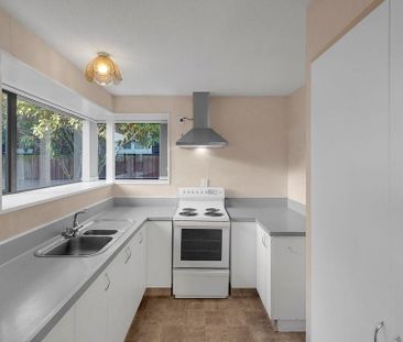 Lovely two bedroom house close to Northlands mall! - Photo 4