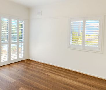 Newly Renovated 2 Bedroom Home – All Utilities Included – Prime Erm... - Photo 5