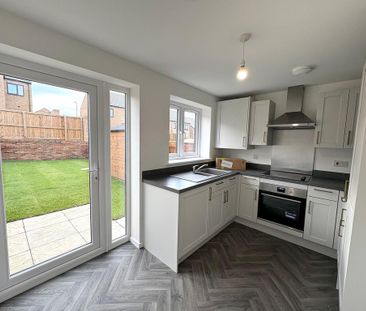 3 bedroom semi-detached house to rent - Photo 2