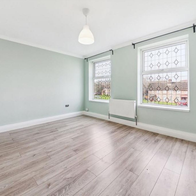 4 bedroom semi-detached house to rent - Photo 1