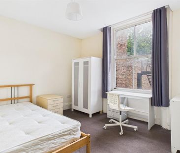 4 bedroom property to rent - Photo 1
