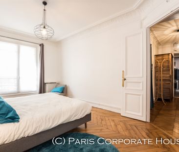 Rue du Rocher, - Photo 1