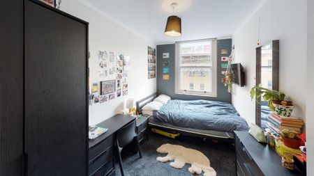 4 bedroom flat to rent - Photo 4