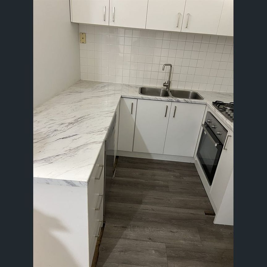 Modern Shop Low-Maintenance Living in a Prime - Photo 1