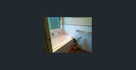 STUNNING 3BR COURTYARD HOME ON 340M2 ALLOTMENT! - Photo 4