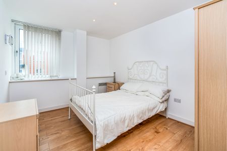 2 bedroom apartment to rent High Street, Southampton, SO14 - Photo 5