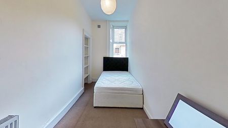 3 bedroom apartment to rent - Photo 2
