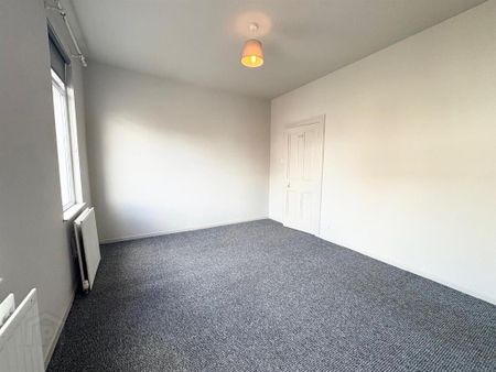 37 Downshire Road, Holywood, BT18 9LX - Photo 4