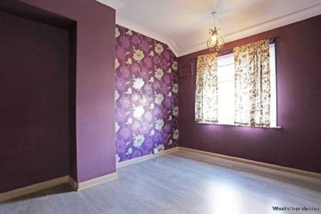 3 bedroom property to rent in Dagenham - Photo 3