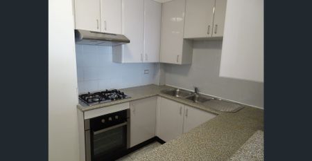 Large 2 bed with views to city - Photo 5