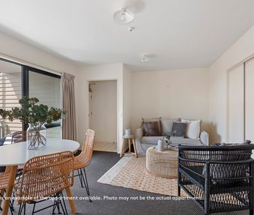 Sunny One Bedroom Apartment in Richmond - Photo 1
