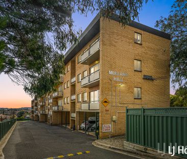 Spacious 2 Bedroom Unit - Photo 1
