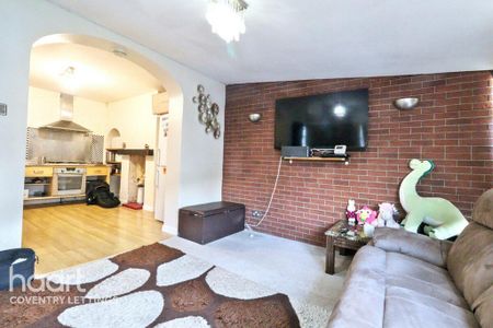 3 bedroom semi-detached house to rent - Photo 5