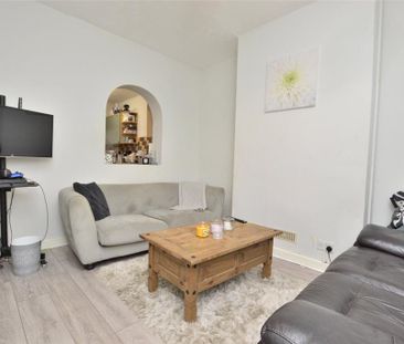 4 bedroom terraced house to rent - Photo 3