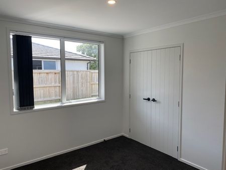 HUGE Coast Home! Papamoa - Photo 2