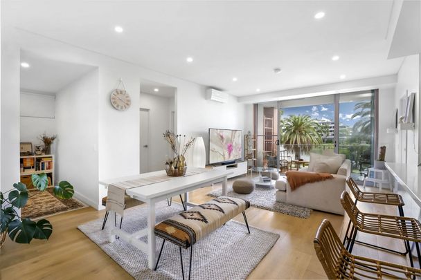 201/98 Lakeside Parade, Jordan Springs - Photo 1